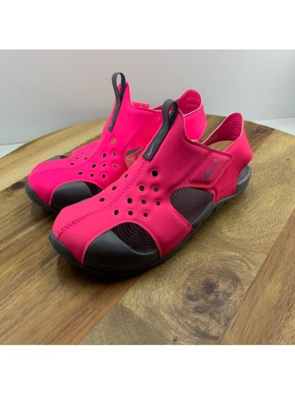 NEW Nike PS Sunray Protect 2 Hyper Pink/ Gray 943826-605 Girls Size 2Y
